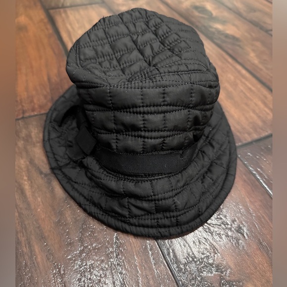 kate spade Accessories - Kate Spade Bucket puffer hat  Cotton Black Logo small bow